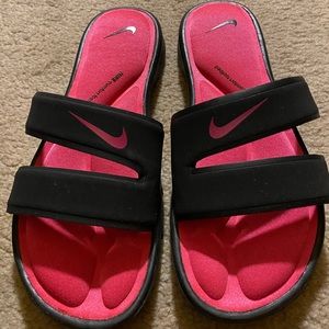 NIKE Slip on sandals